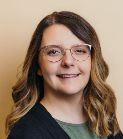 headshot of nurturing therapy services team therapist Courtney